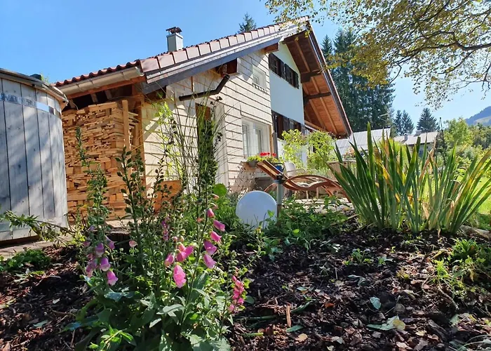 65 Деревянный коттедж *