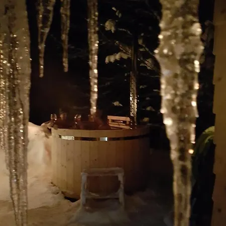 65 بيت خشبي ينغولز