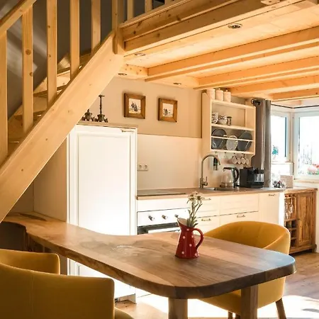 65 بيت خشبي ينغولز